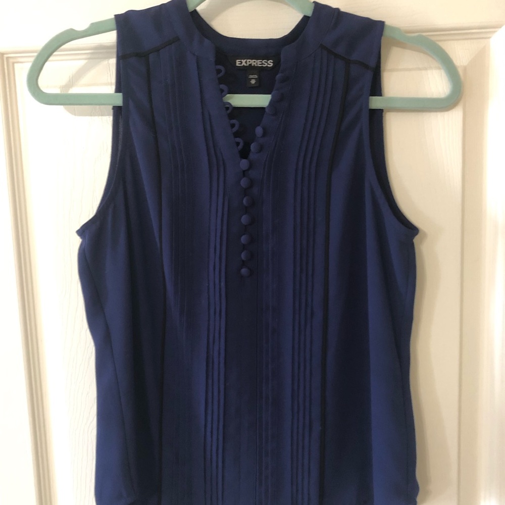 Pleated work shirt